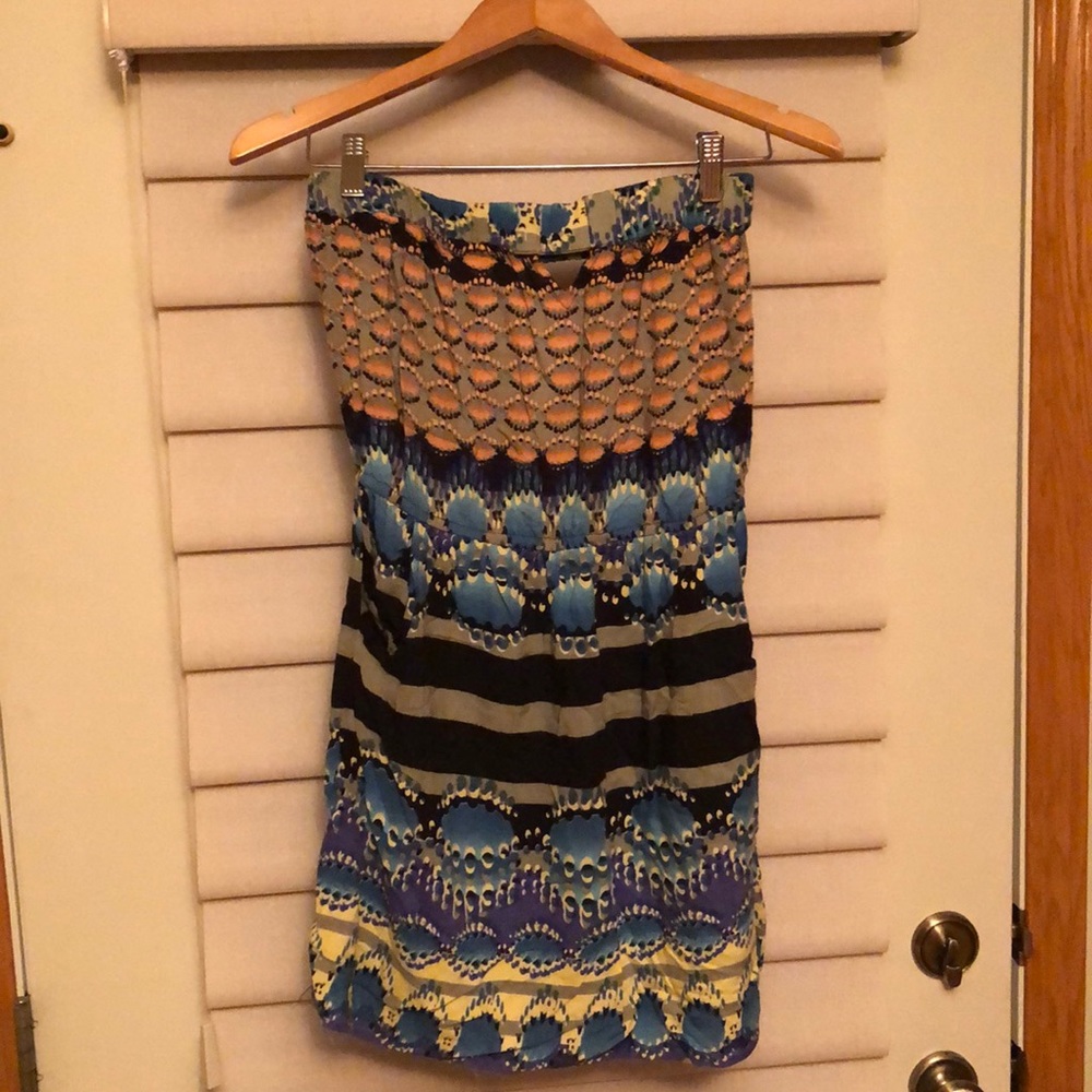 Women’s strapless dress